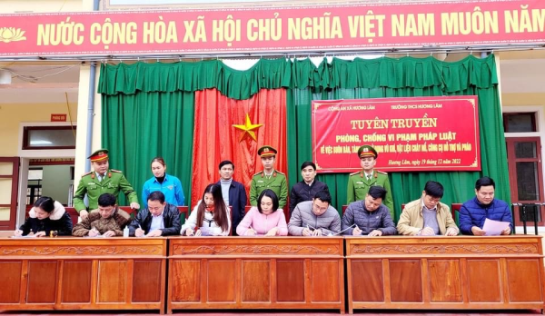 Công an xã Hương Lâm tổ chức tuyên truyền về phòng chống, vật liệu nổ, trong dip têt Nguyên Đán